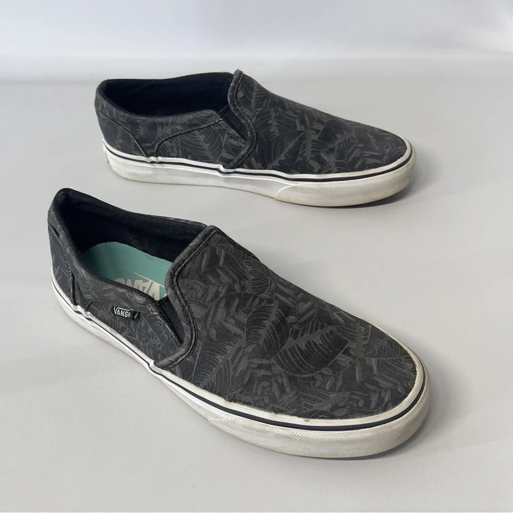 Vans Women’s 7.5 Gray Tropical Leaf Patterned Slip-On Shoes - Picture 2 of 10